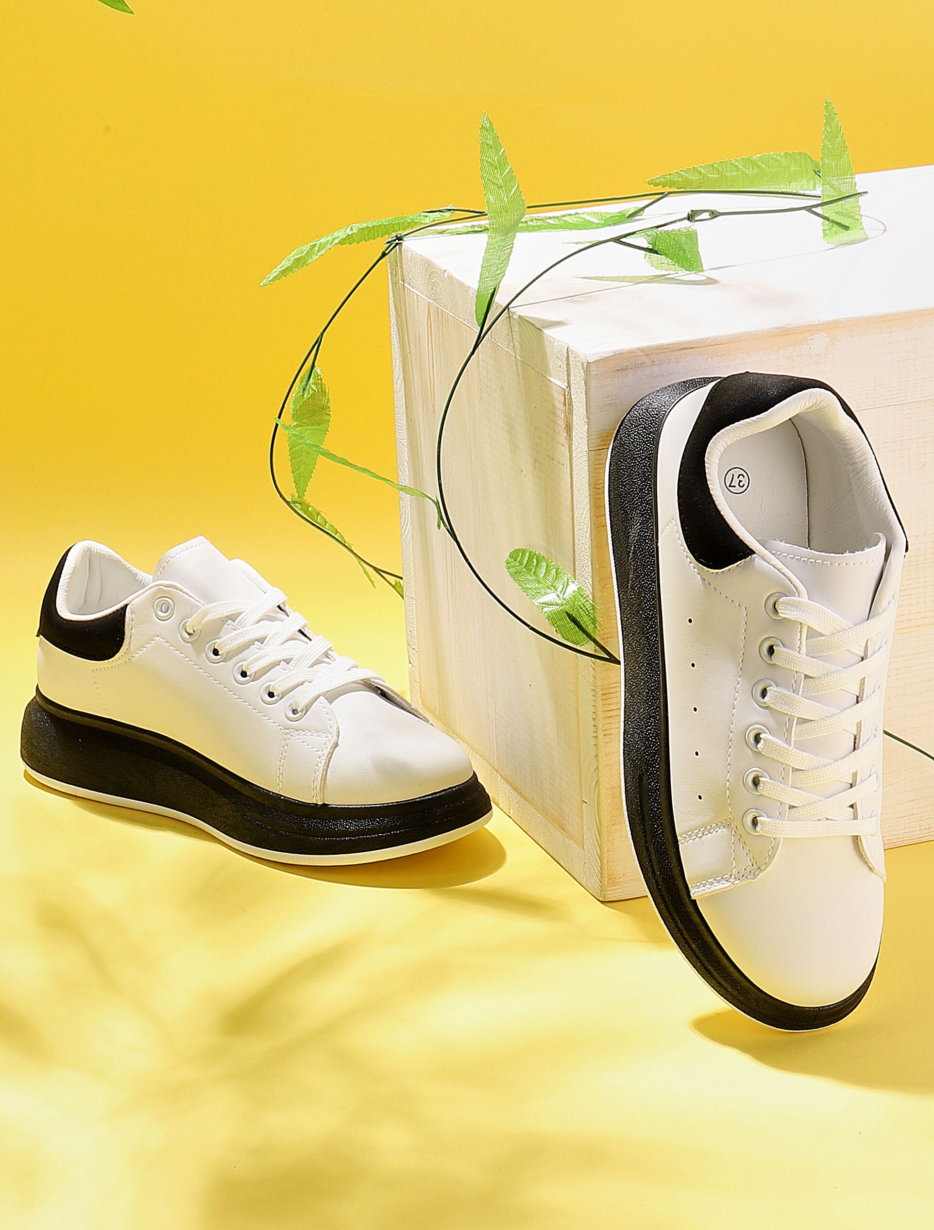 Sneakers à détails contrastants - blanc/noir - 6
