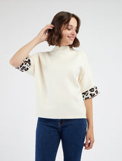 Pull à col montant et détail imprimé léopard - Blanc