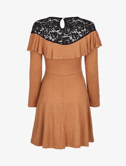 Robe patineuse à épaules en dentelle à volants - Camel - 2