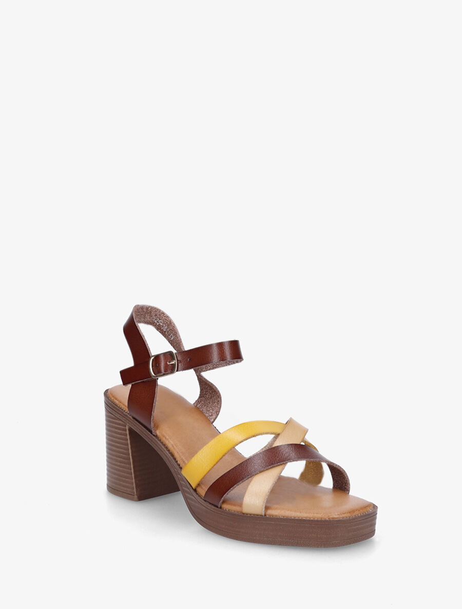 Sandales à talon et brides croisées - Marron - 2
